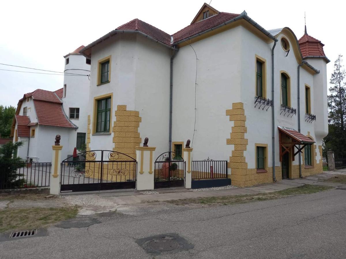 Meller-Kastely Villa Csurgo Exterior photo